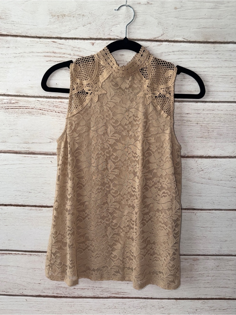 Cable & Gauge Sleeveless Lace Mock Neck Camisole in Beige Size XS
